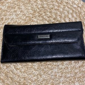 Reaction Kenneth Cole black trifold wallet